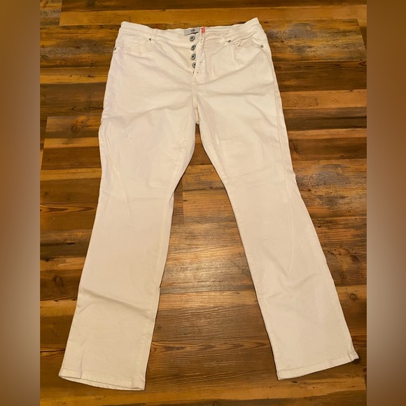 Cabi Button Fly Straight - Picture 3 of 7